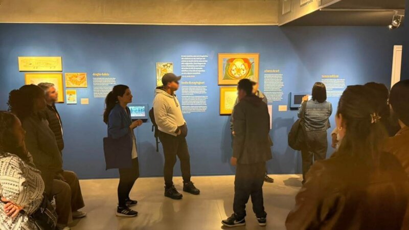 CAPS Cajuru leva pacientes a exposição sobre Nise da Silveira em Curitiba