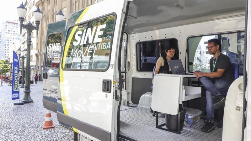 Sine Móvel e feiras livres oferecem atendimento itinerante em Curitiba nesta sexta-feira