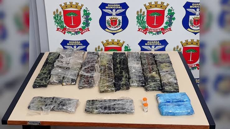 Passageira denuncia desaparecimento de celular e acaba presa por suspeita de contrabando em Curitiba